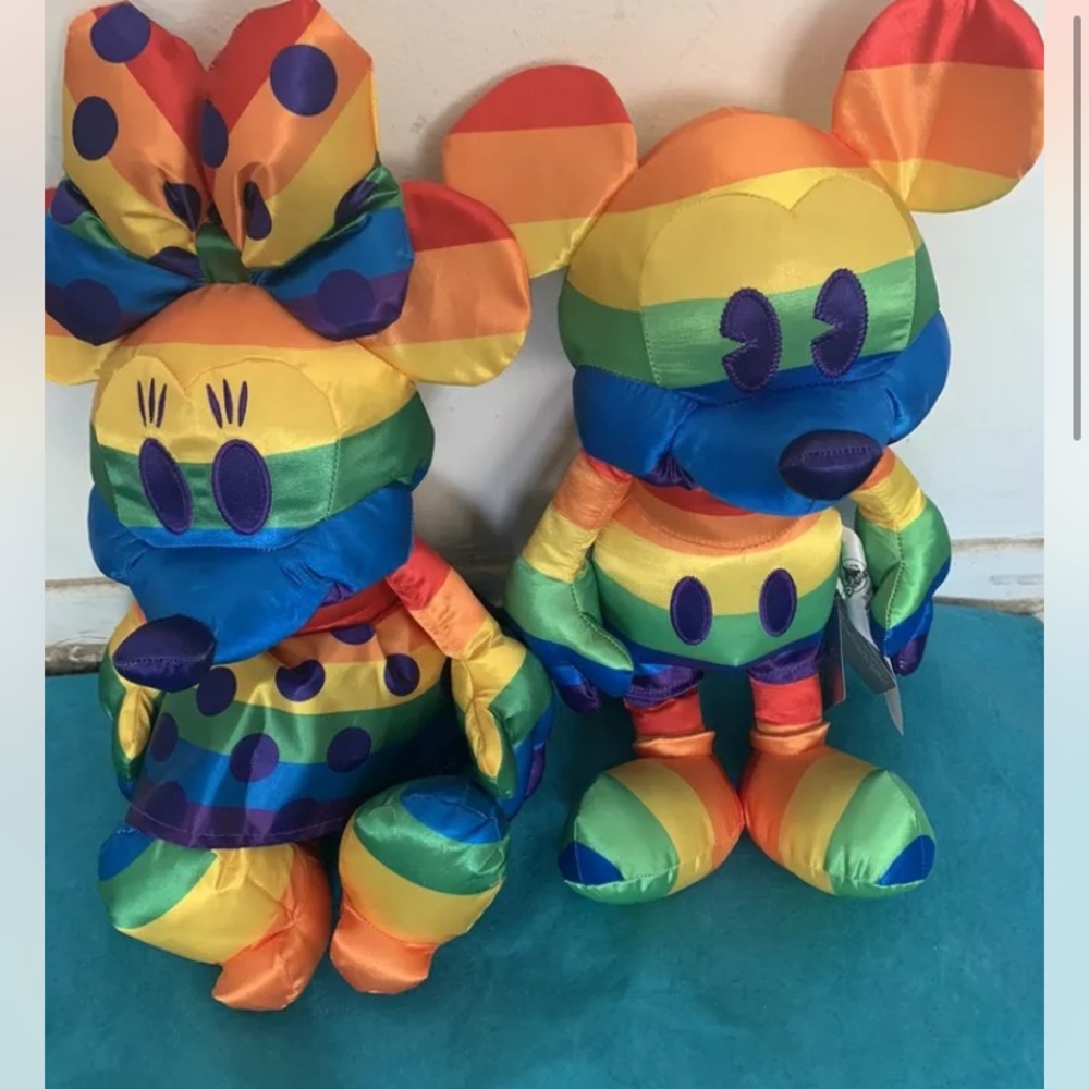 Disney Rainbow Collection Set Mickey Mouse & Minnie Mouse 2020  Pride Plush NEW